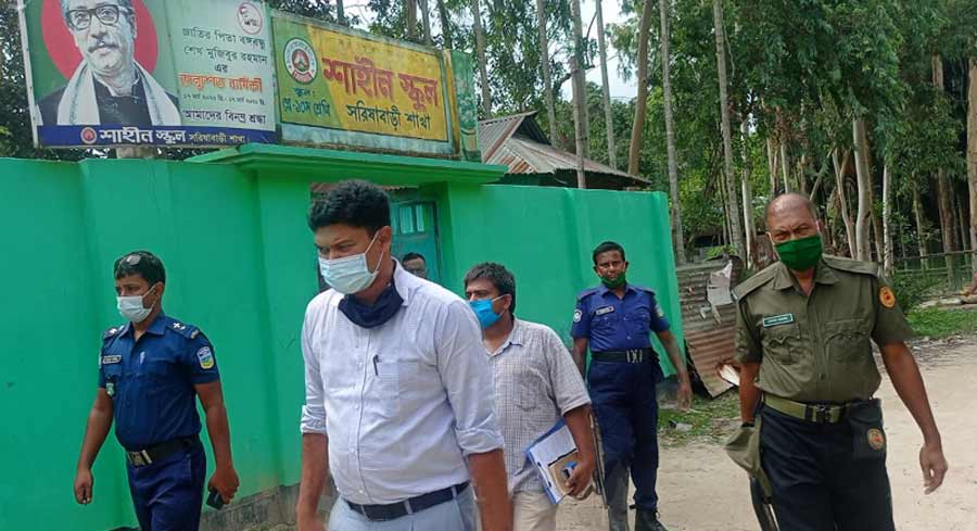 করোনায় স্কুল খোলা রাখায় ভ্রাম্যমাণ আদালতের জরিমানা