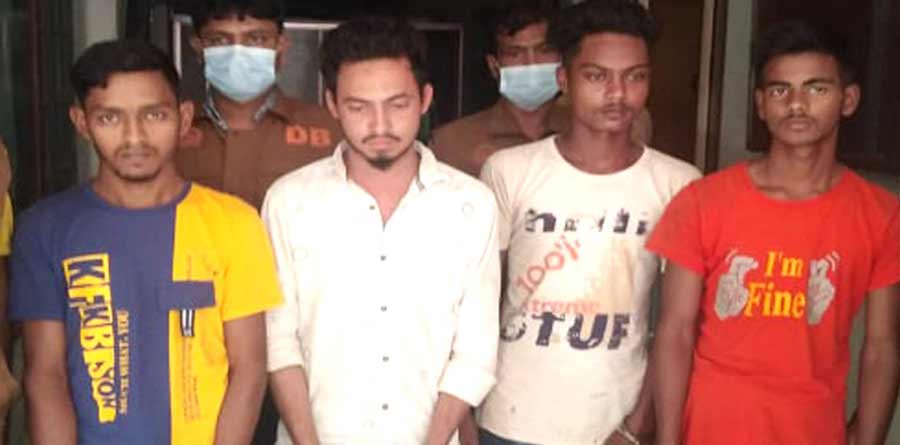 নান্দাইলে বন্ধুদের নিয়ে মহাজনকে খুন করেন হকার