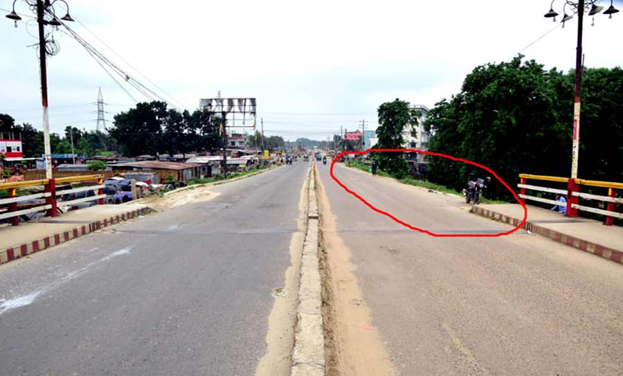 শম্ভুগঞ্জ সেতুর পূর্ব প্রান্তে ছিনতাই আতঙ্ক