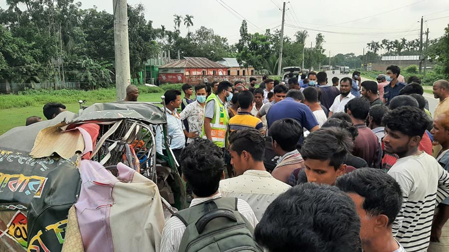ময়মনসিংহে বাস সিএনজি অটোরিকশা সংঘর্ষে নিহত ২, আহত ৩