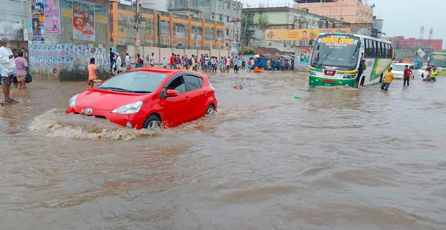 বৃষ্টিতে ঢাকা-ময়মনসিংহ মহাসড়কে জলাবদ্ধতা, দুর্ভোগ