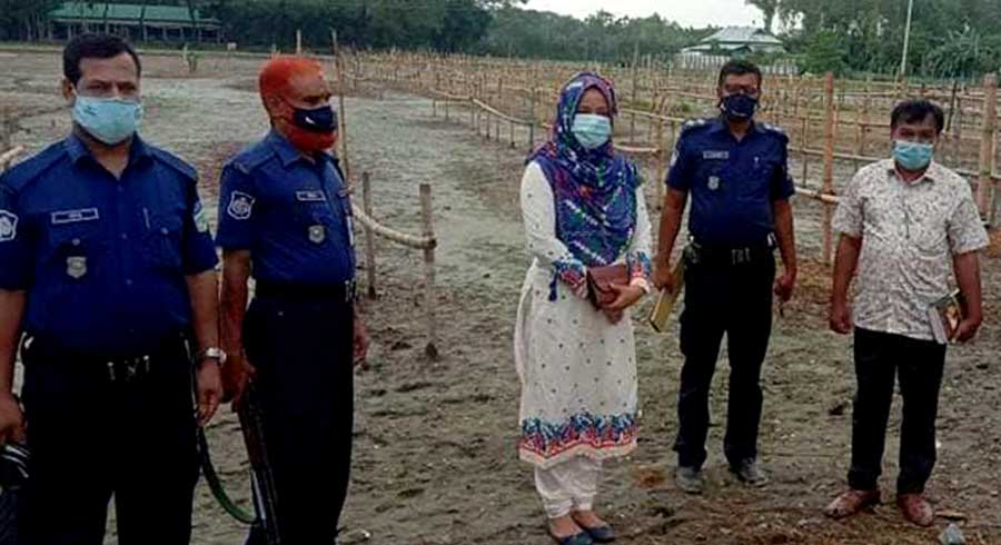 বারহাট্টায় গরুর হাট ভেঙে দিলেন ম্যাজিস্ট্রেট