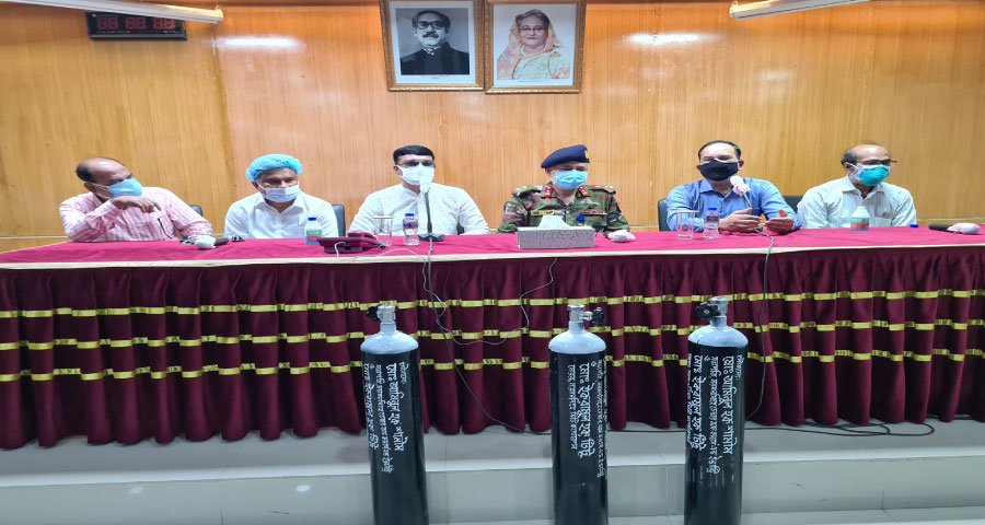 ৫০টি অক্সিজেন সিলিন্ডার উপহার পেল ময়মনসিংহ মেডিকেল