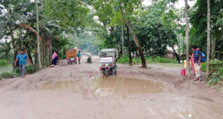 মদন-কেন্দুয়া সড়কের বেহাল দশা