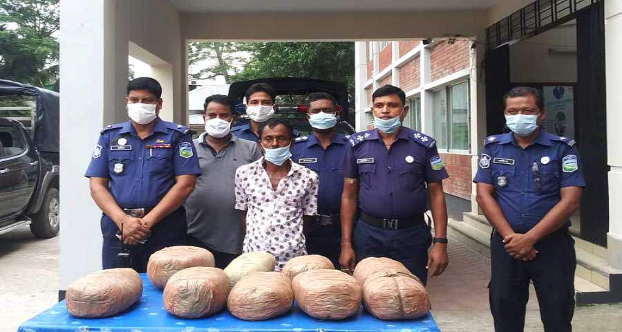 ফুলবাড়িয়ায় ২০ কেজি গাঁজাসহ কারবারি গ্রেপ্তার