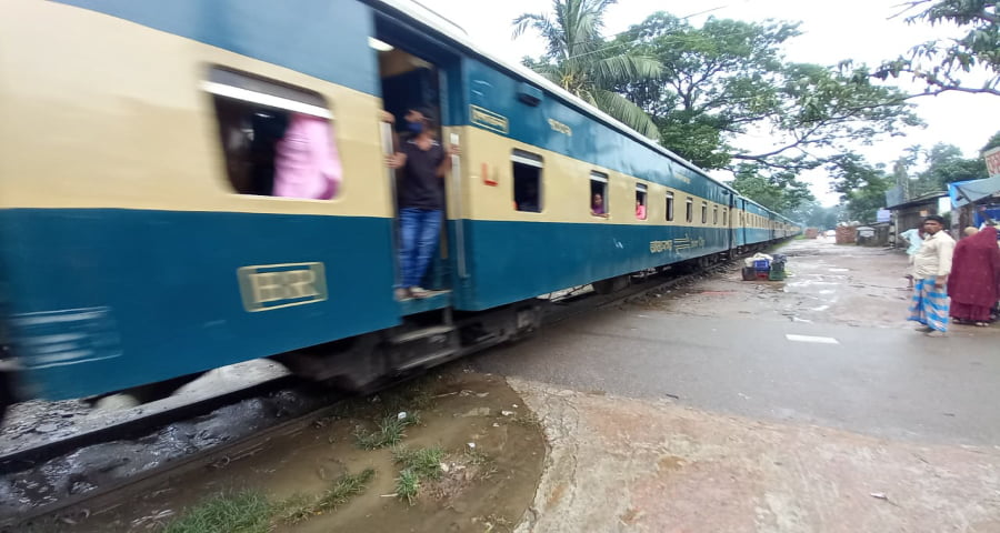 ময়মনসিংহ গৌরিপুর লাইনে ট্রেন চলাচল স্বাভাবিক