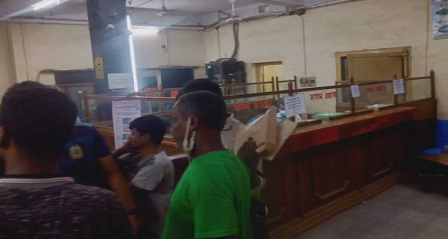 ময়মনসিংহে ব্যাংক থেকে ২ লাখ ৬১ হাজার টাকা নিয়ে পালাল যুবক