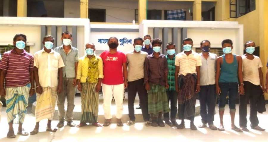 ময়মনসিংহে পুলিশের অভিযানে ১২ জন গ্রেপ্তার