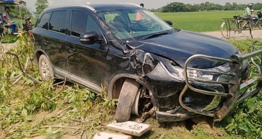 ধোবাউড়া স্বাস্থ্য কর্মকর্তার গাড়ি চুরির চেষ্টা