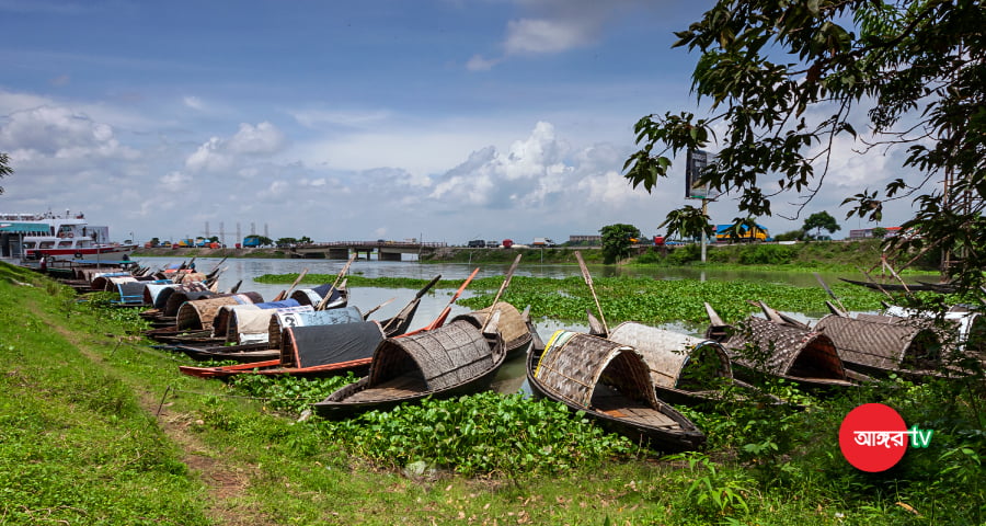 নৌকায় খেলতে গিয়ে পানিতে ডুবে শিশুর মৃত্যু