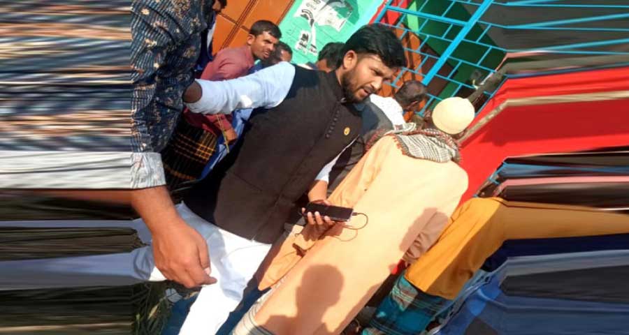 আমি তোর পিছনেই আছি, নৌকায় সিল মার’