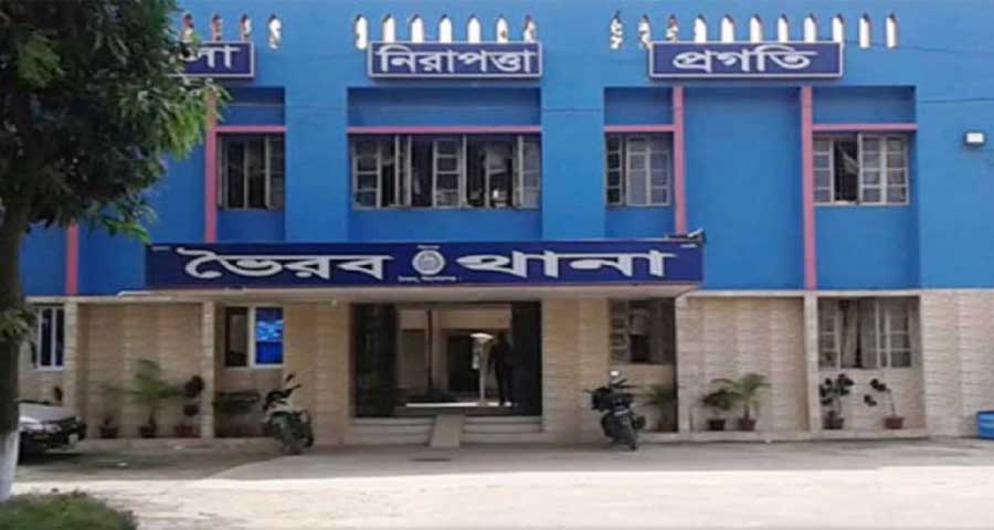 ভৈরবে দুই পুলিশ কর্মকর্তাকে কুপিয়ে আসামি ছিনিয়ে নিল স্বজনরা