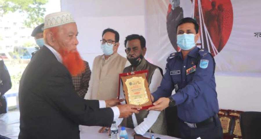 কিশোরগঞ্জে পুলিশের ৩৫ বীর মুক্তিযোদ্ধাদের সংবর্ধনা