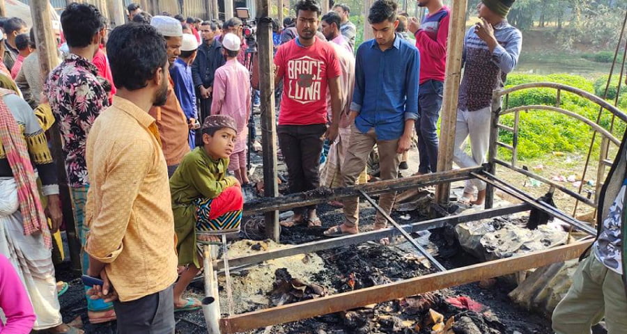 সুমন-মদিনার সুখ পুড়লো আগুনে