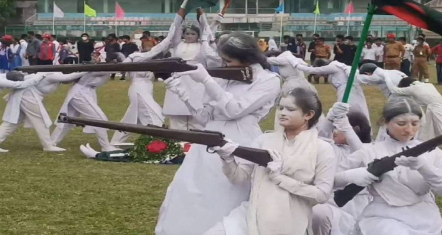 নেত্রকোনায় স্বাধীনতা দিবসে কুচকাওয়াজ ও শরীরচর্চা প্রদর্শনী