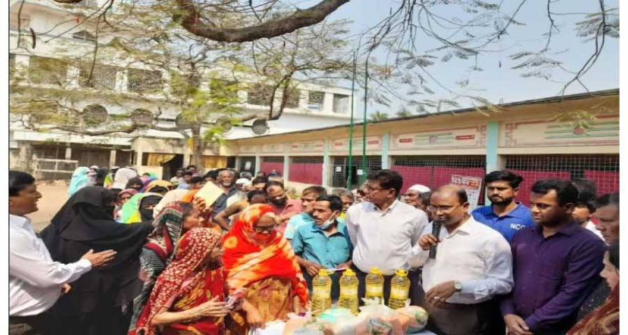 কিশোরগঞ্জে টিসিবির পণ্য বিক্রি শুরু