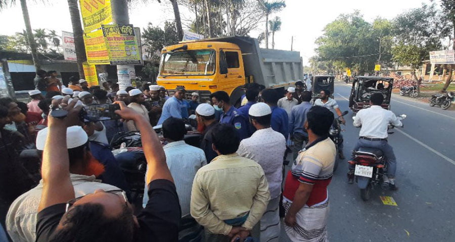 ঈশ্বরগঞ্জ ট্রাকের ধাক্কায় চিকিৎসক নিহত