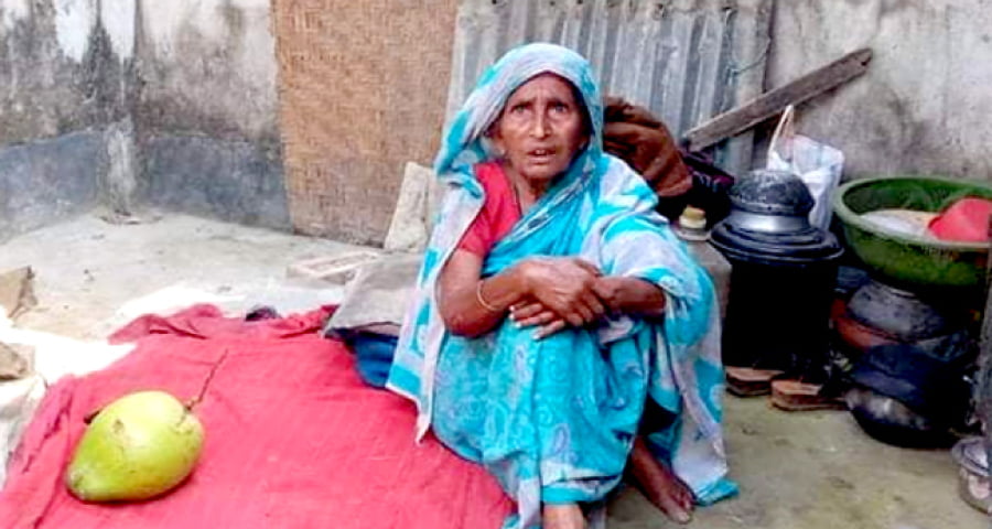 বৃদ্ধা মাকে ঘরছাড়া করে ছেলের দম্ভোক্তি, ‘মায়ের অভিশাপ আমার লাগে না’