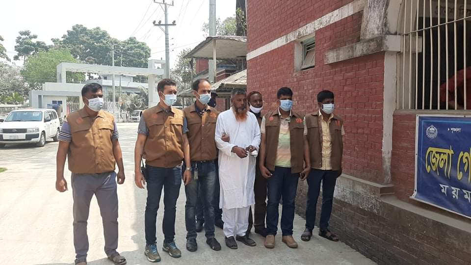 খুন করে ভাতিজাকে ফাঁসাতে গিয়ে ফেঁঁসে গেলেন চাচা