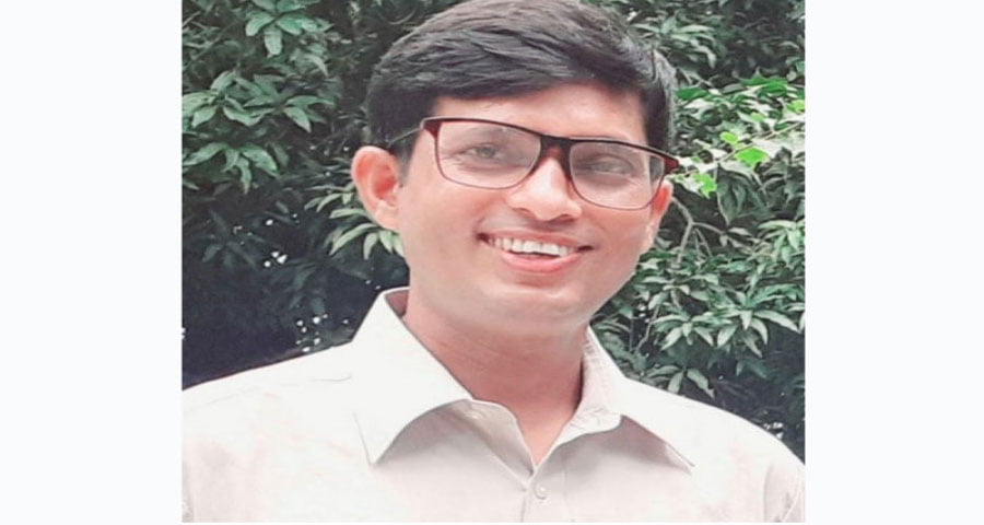 বাসের ধাক্কায় কলেজের প্রভাষক নিহত