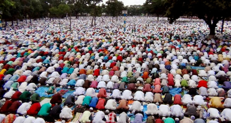 ঈদ জামাতের জন্য প্রস্তুত শোলাকিয়া ঈদগাহ ময়দান