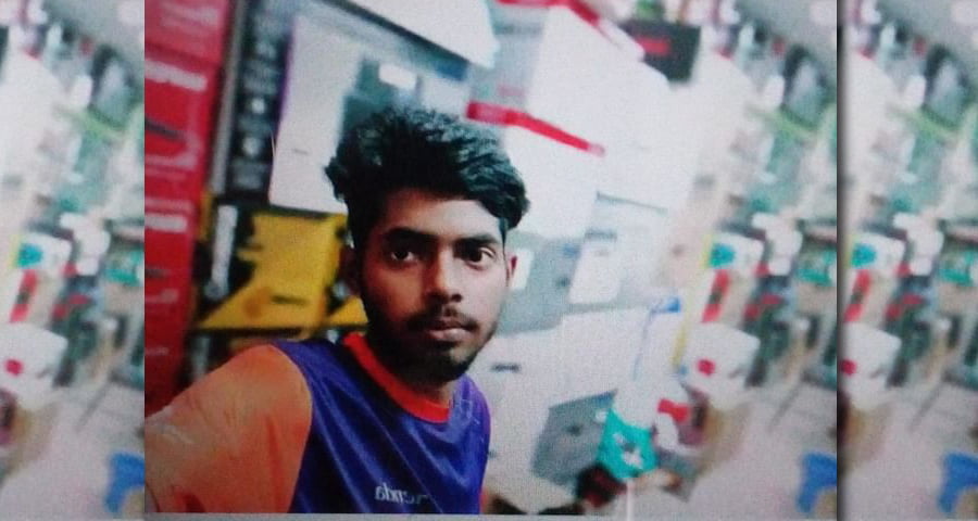 নিউমার্কেট এলাকায় সংঘর্ষে আহত পথচারীর মৃত্যু