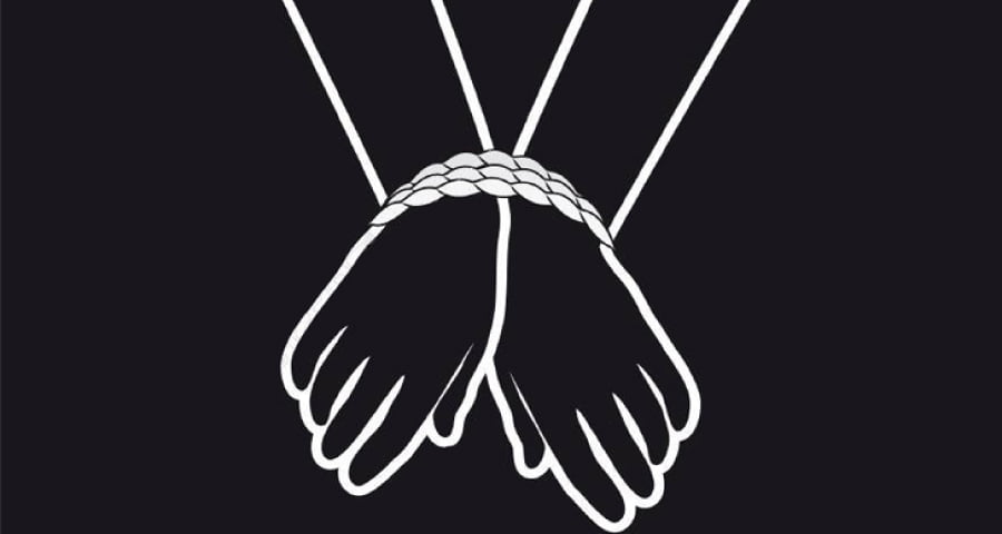 নান্দাইলে প্রকাশ্যে কলেজছাত্রীকে তুলে নেওয়ার চেষ্টা