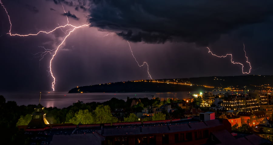 নেত্রকোণায় বজ্রপাতে দু’জনের মৃত্যু
