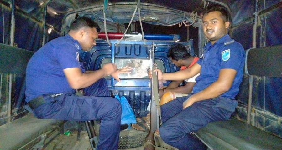 কাচ্চির মাংস নিয়ে সন্দেহ, দোকান মালিক গ্রেপ্তার