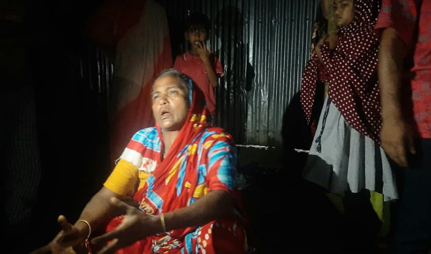 প্রেমিক-প্রেমিকার পলায়ন, ছেলের মা কে আগুনে পুড়িয়ে মারলো মেয়ের মা