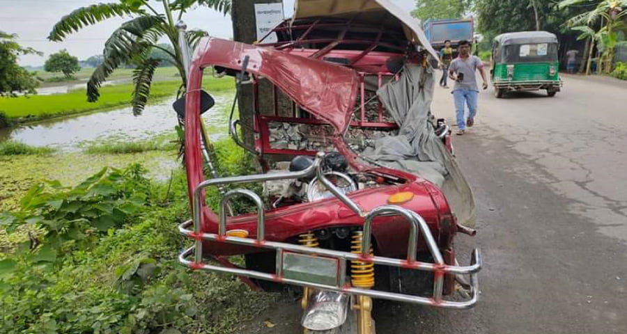 ট্রাকচাপায় প্রাণ গেল অটোরিকশার দুই যাত্রীর