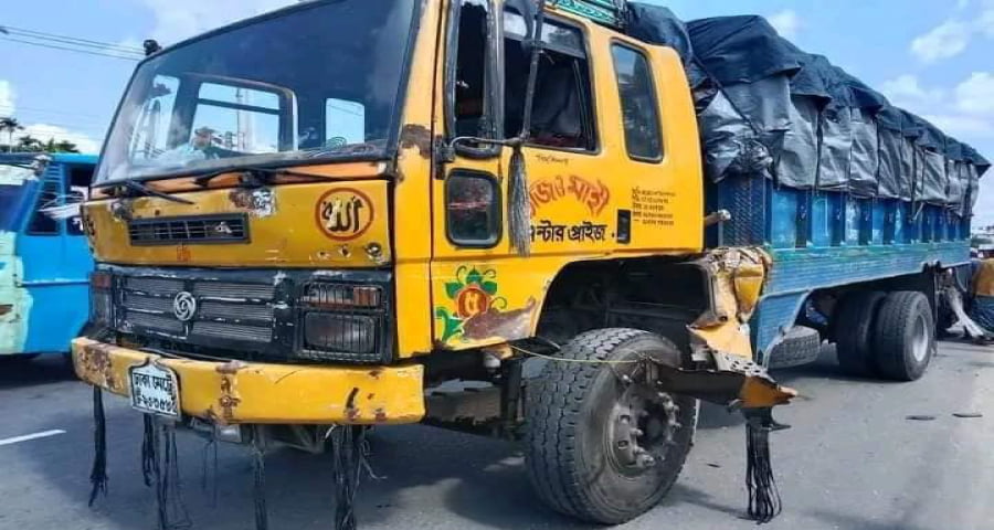 ময়মনসিংহে ট্রাকচাপায় ৩ জনের মৃত্যু : চালক সাভারে গ্রেপ্তার