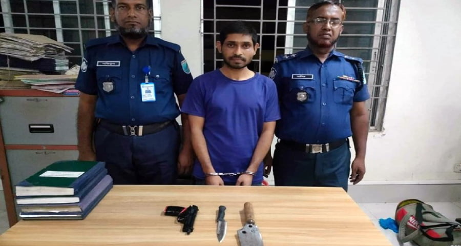 খেলনা পিস্তল নিয়ে প্রাইভেট কার ছিনতাইয়ের চেষ্টা!