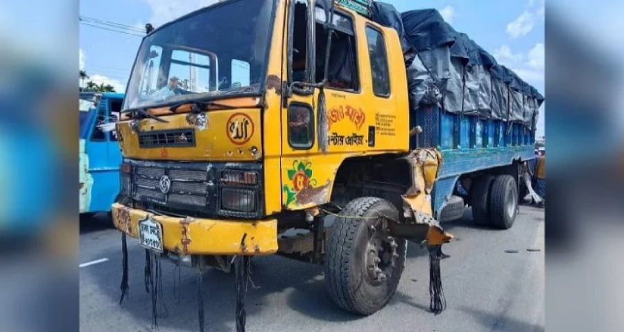 ত্রিশালে জব্দ সেই ট্রাককেও ফিটনেস সনদ দিল বিআরটিএ !