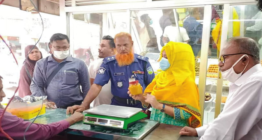 ময়মনসিংহে মিষ্টির দোকানে অভিযান, জরিমানা