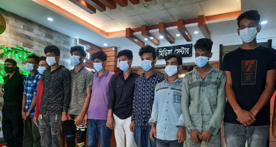 বাসে ডাকাতি-ধর্ষণ: একাধিক নারীর ওপর চলে নির্যাতন