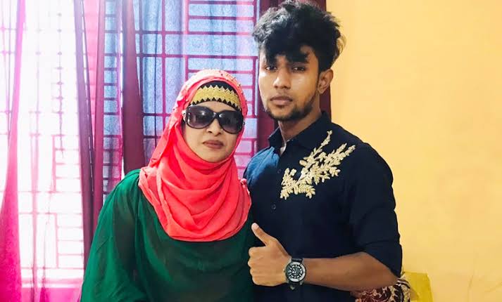 মায়ের জন্য পাত্র চেয়ে ফেসবুকে পোস্ট ছেলের