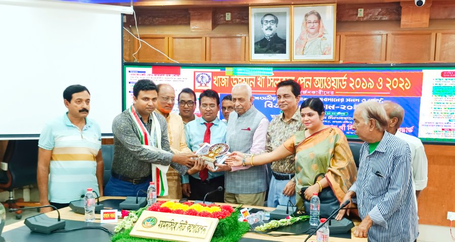 ১৫ গুণী পেলেন খাজা উসমান খাঁ অ্যাওয়ার্ড