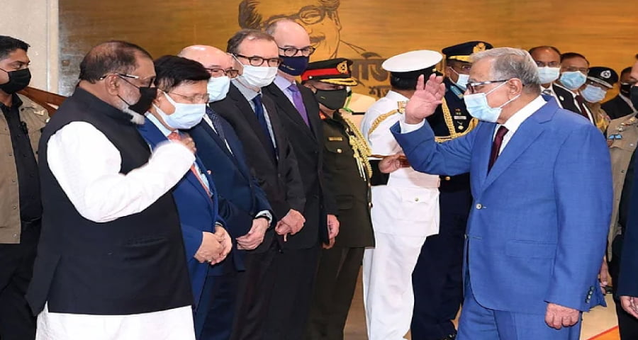 স্বাস্থ্য পরীক্ষার জন্য জার্মানি–যুক্তরাজ্যের উদ্দেশে রাষ্ট্রপতির ঢাকা ত্যাগ