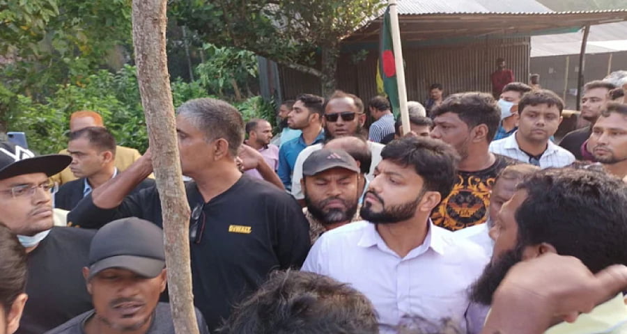 গৌরনদীতে ইশরাকসহ বিএনপি নেতাদের গাড়িবহরে হামলা