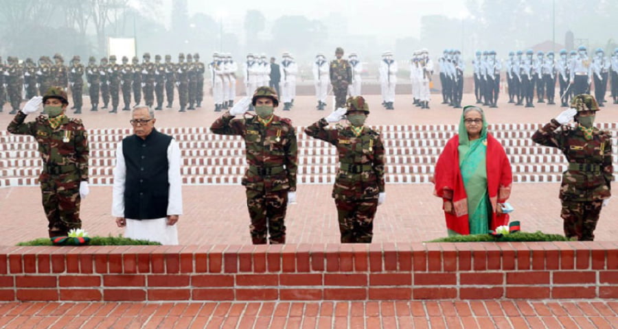 জাতীয় স্মৃতিসৌধে রাষ্ট্রপতি ও প্রধানমন্ত্রীর শ্রদ্ধা