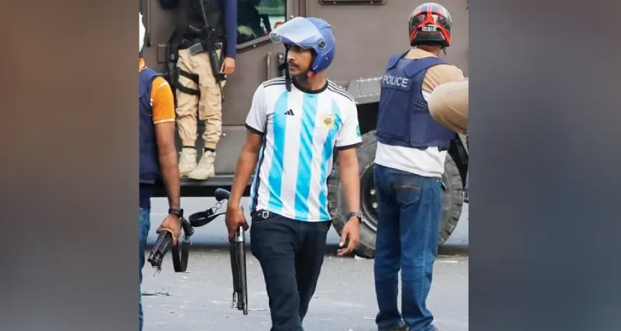 জার্সি পরে ‘অ্যাকশনে’ নামার কারণ জানালেন আনসার সদস্য