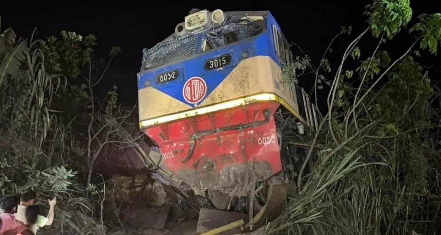 কুমিল্লায় দুই ট্রেনের সংঘর্ষ, আহত ৪০
