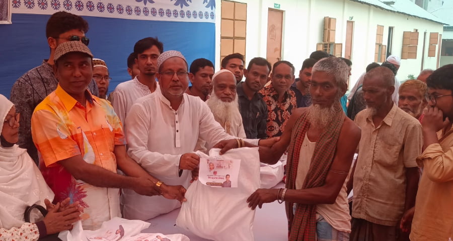 ত্রিশালে এক হাজার পরিবার পেল প্রধানমন্ত্রীর ঈদ উপহার