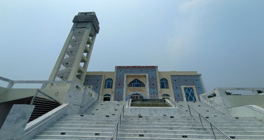 ঈশ্বরগঞ্জে উদ্বোধন হলো দৃষ্টিনন্দন মডেল মসজিদ