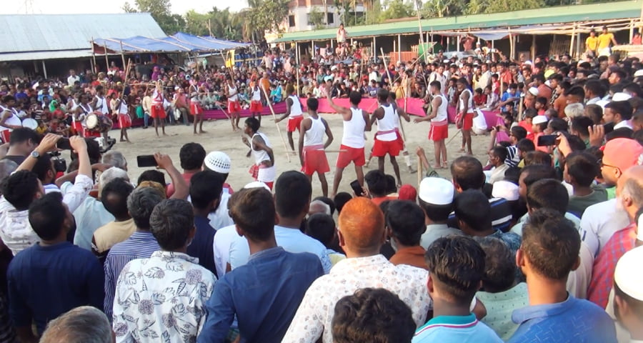 জামালপুরে গ্রামীণ ঐতিহ্য ও বিনোদনের অন্যতম মাধ্যম লাঠিবাড়ি খেলা অনুষ্ঠিত
