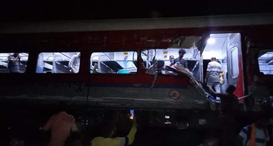 ভারতে ভয়াবহ ট্রেন দুর্ঘটনা, নিহত ৩০
