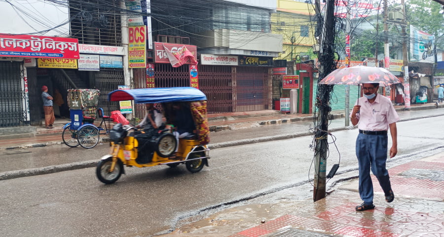 দাবদাহের পর স্বস্তির বৃষ্টি