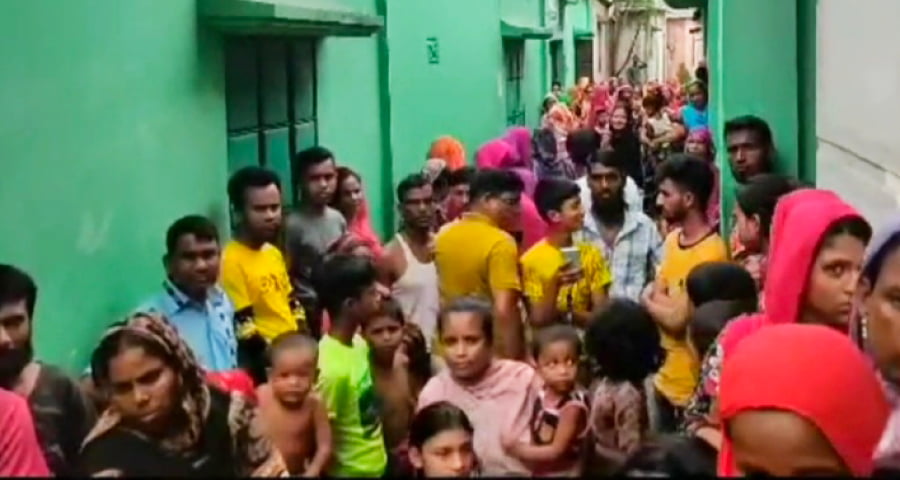 বসতঘরে ফ্যানের সঙ্গে ঝুলছিল মা-মেয়ে