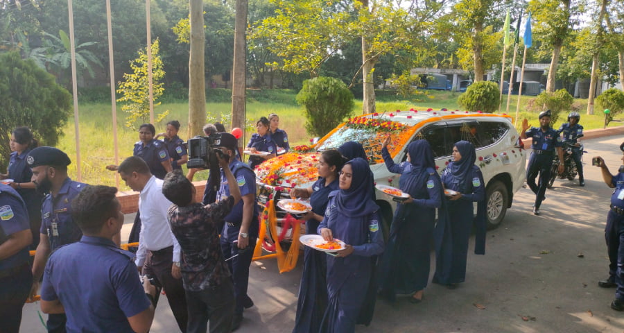 শ্রদ্ধা ও ভালোবাসায় বিদায় নিলেন শেরপুর জেলার পুলিশ সুপার